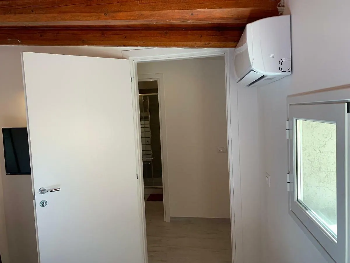 Deni'S Apartments Per 4 Syracuse
