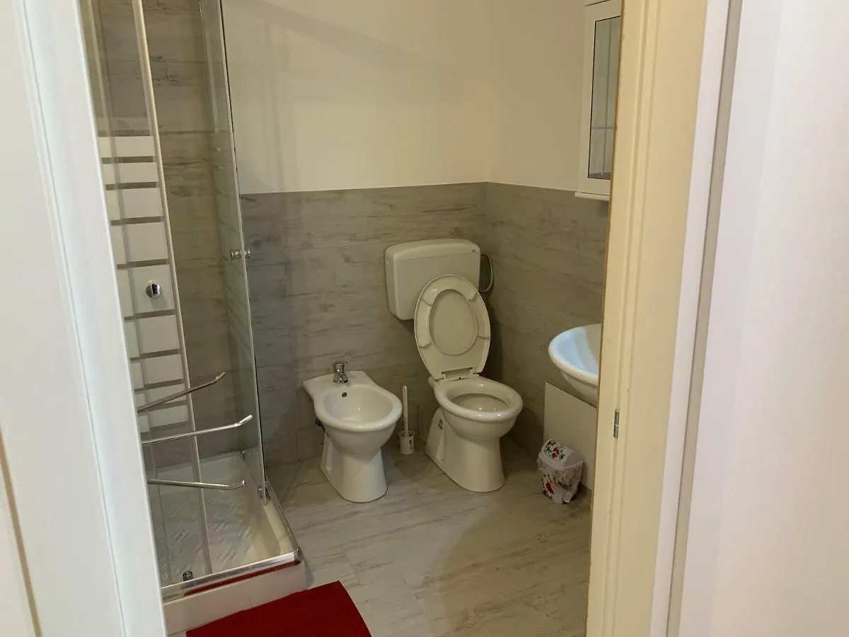 Deni'S Apartments Per 4 Syracuse